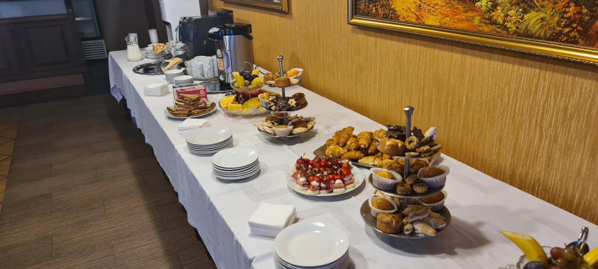 Shato Paradis Hotel Irpin Eksteriør billede